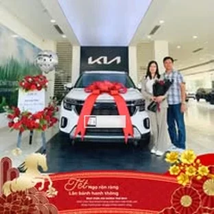 Kia Thái Bình - Khách hàng tham khảo xe thực tế tại TP Thái Bình.